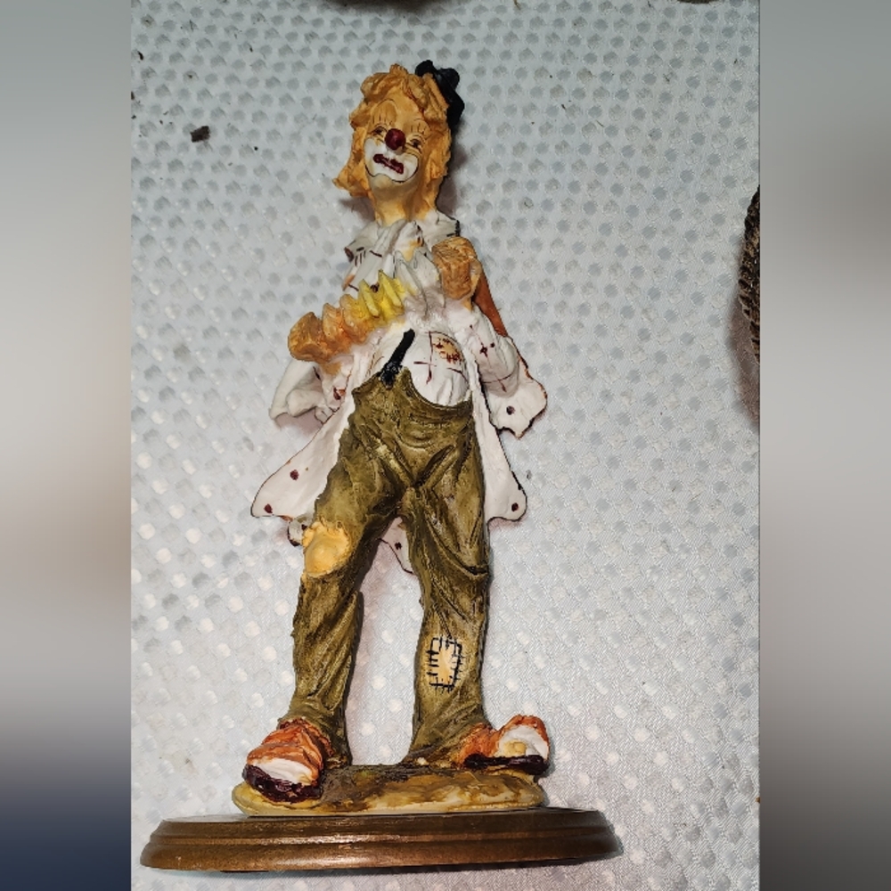 INTERPUR EUC VINTAGE CLOWN PLAYING ACCORDION RESIN 12" PAINTED  ON WOOD BASE
